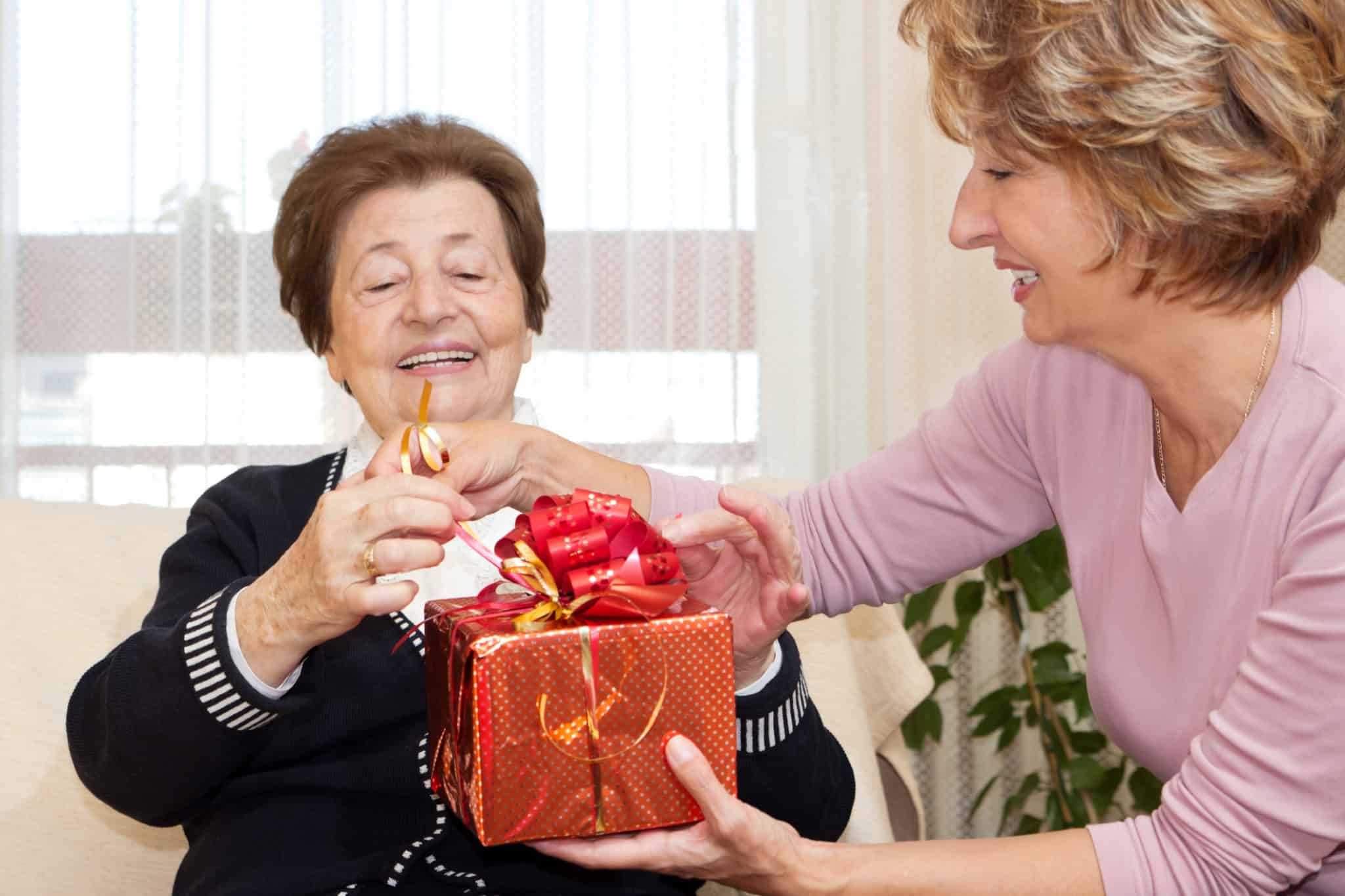 Great Christmas Gift Ideas for Loved Ones in Assisted Living