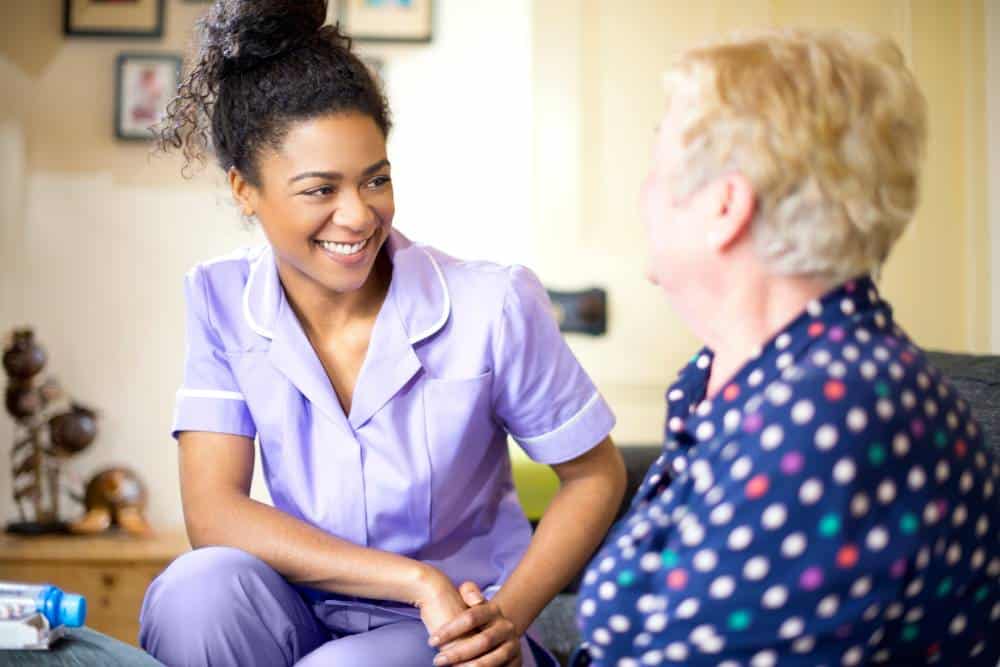 5 Essential Qualities to Look for When Hiring a Senior Home Healthcare Aide