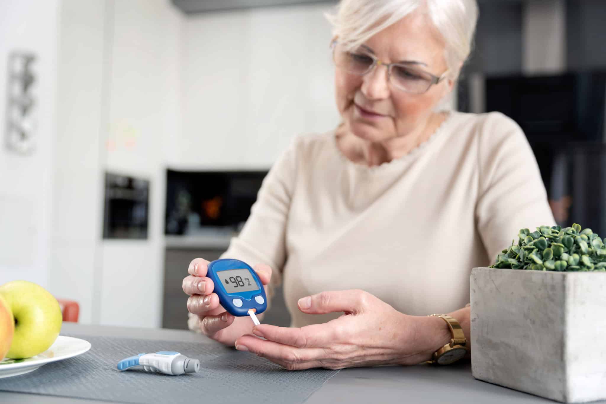 How to Help Care for a Senior with Type 2 Diabetes