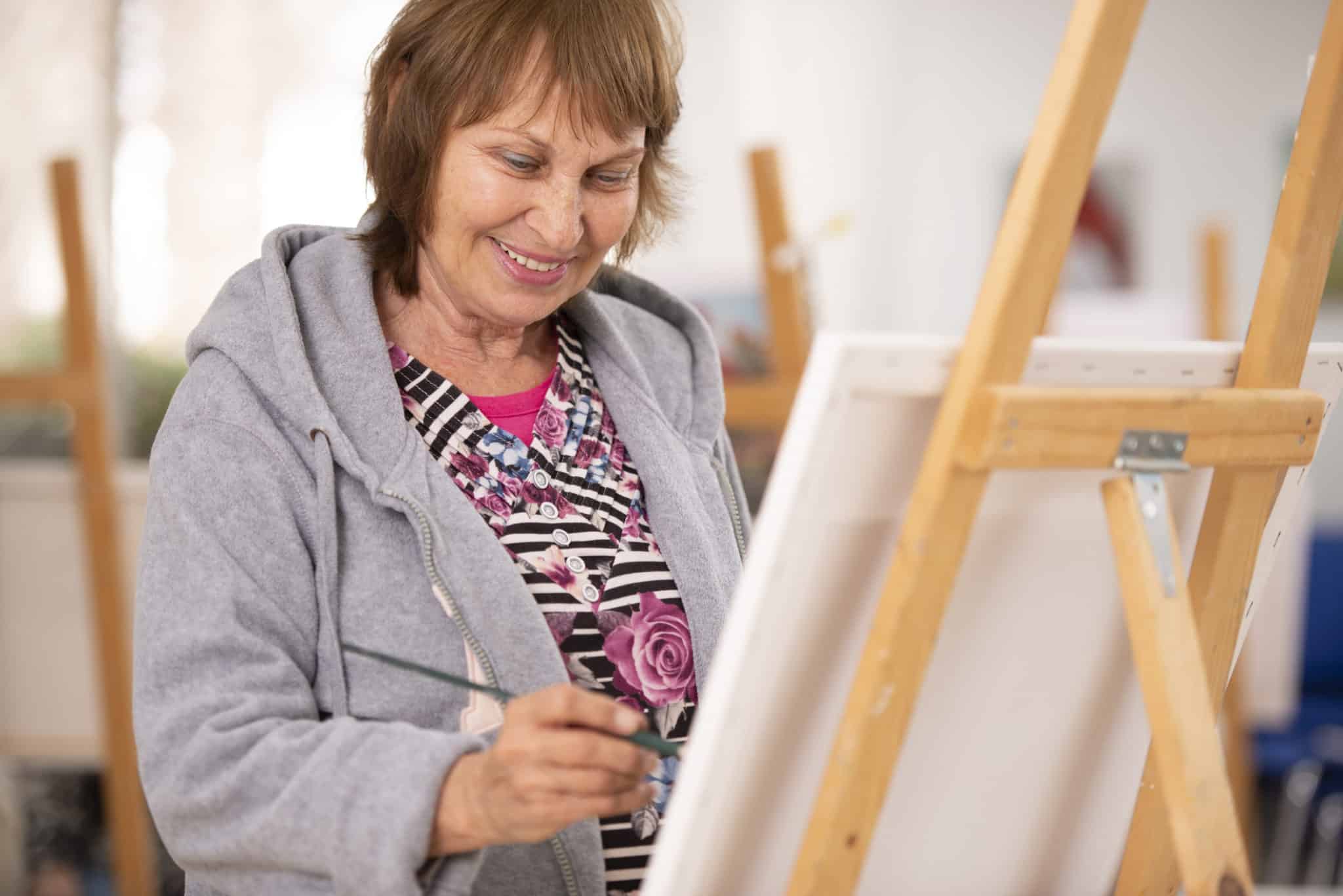 3 Non-Medical Therapies That Support Seniors with Alzheimer’s 