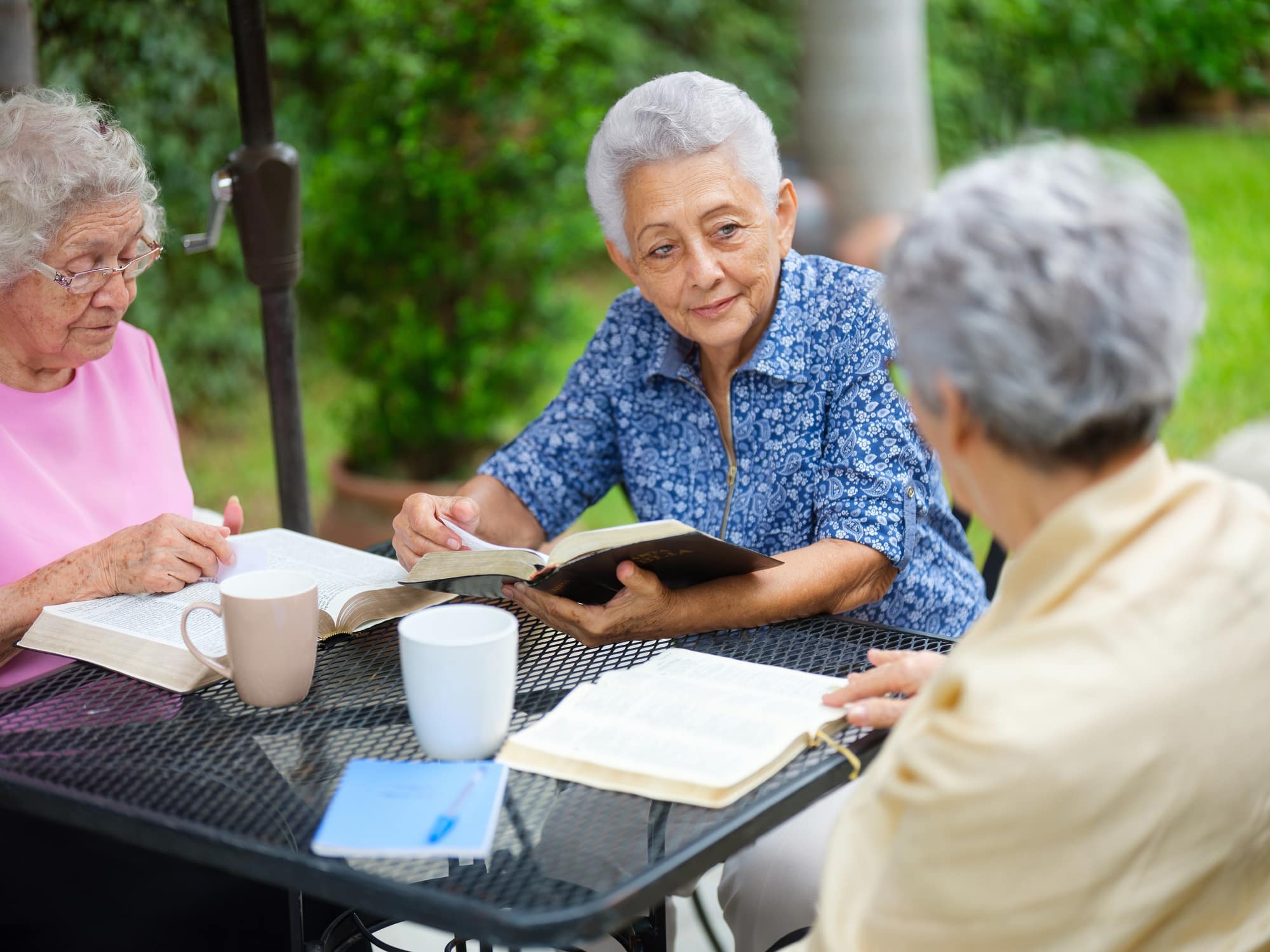 4 Reasons to Join a Senior Book Club