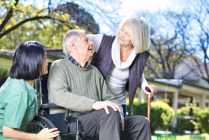 How to Maintain a Good Relationship with Your Senior Loved One’s Caregiver