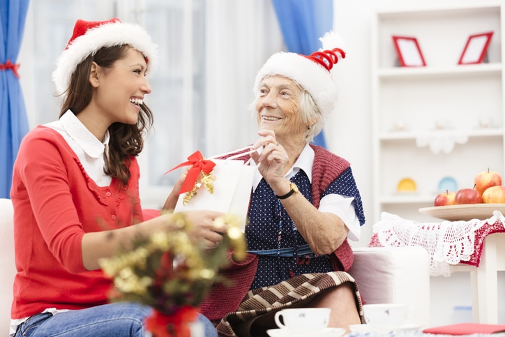 How to Include Your Home Health Aid in Your Holiday Celebration