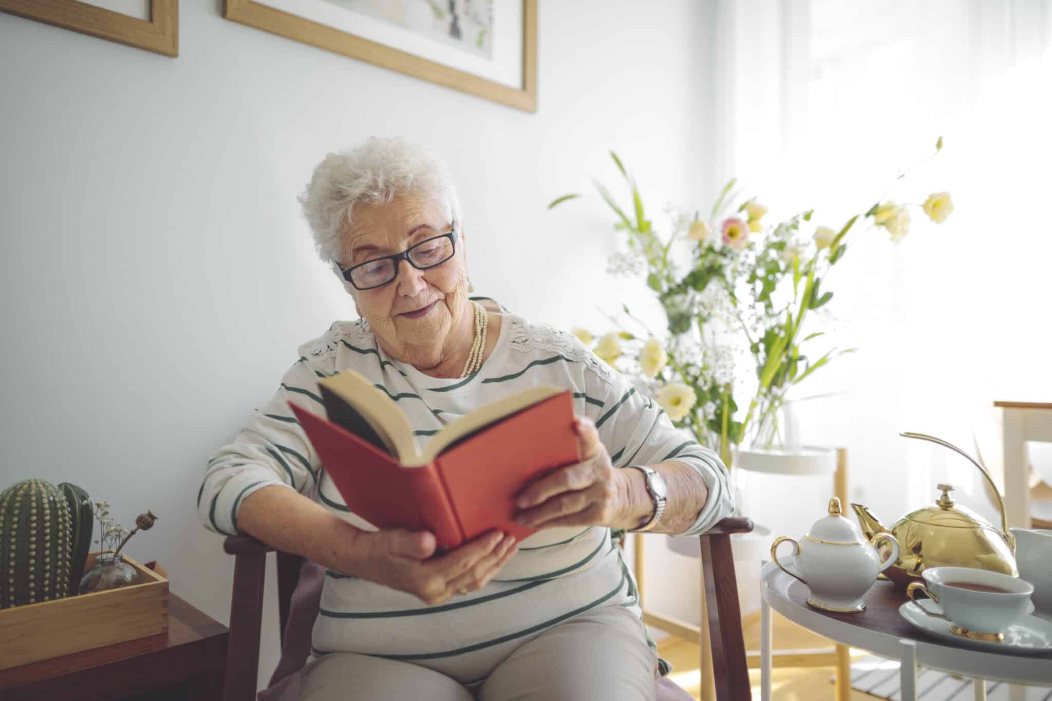 5 Senior Reading Benefits